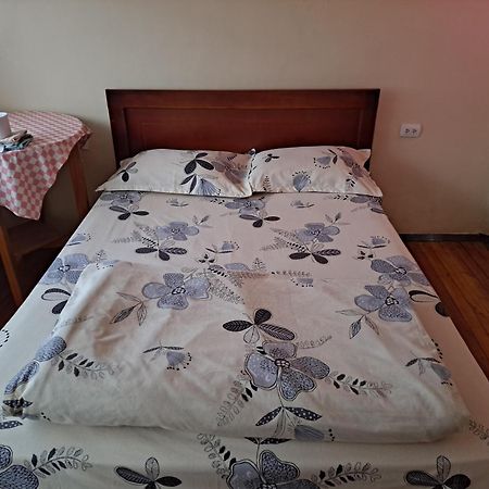 Albergue Camry Backpackers佳美背包客旅馆 กูเอ็งกา ภายนอก รูปภาพ