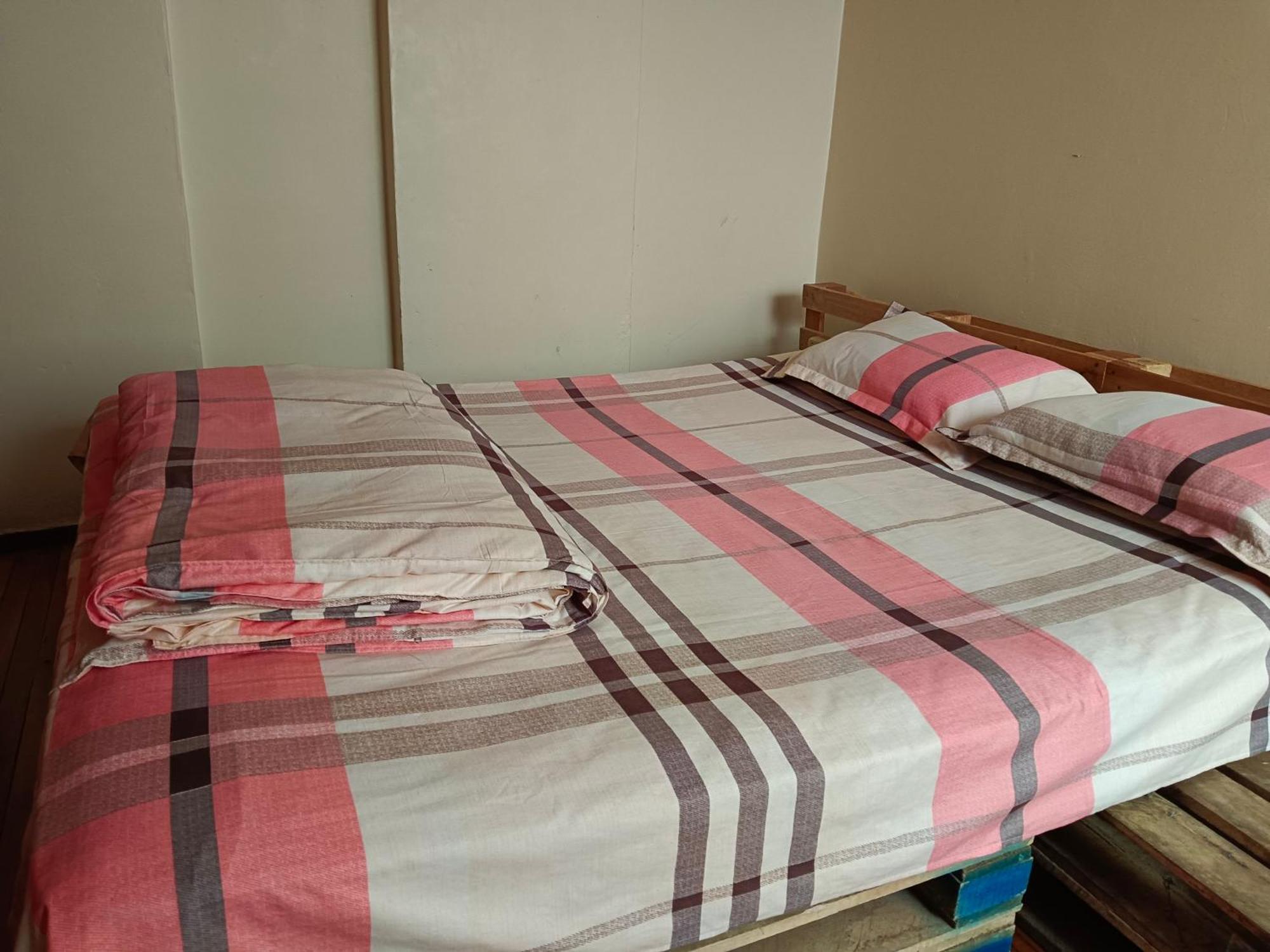 Albergue Camry Backpackers佳美背包客旅馆 กูเอ็งกา ภายนอก รูปภาพ