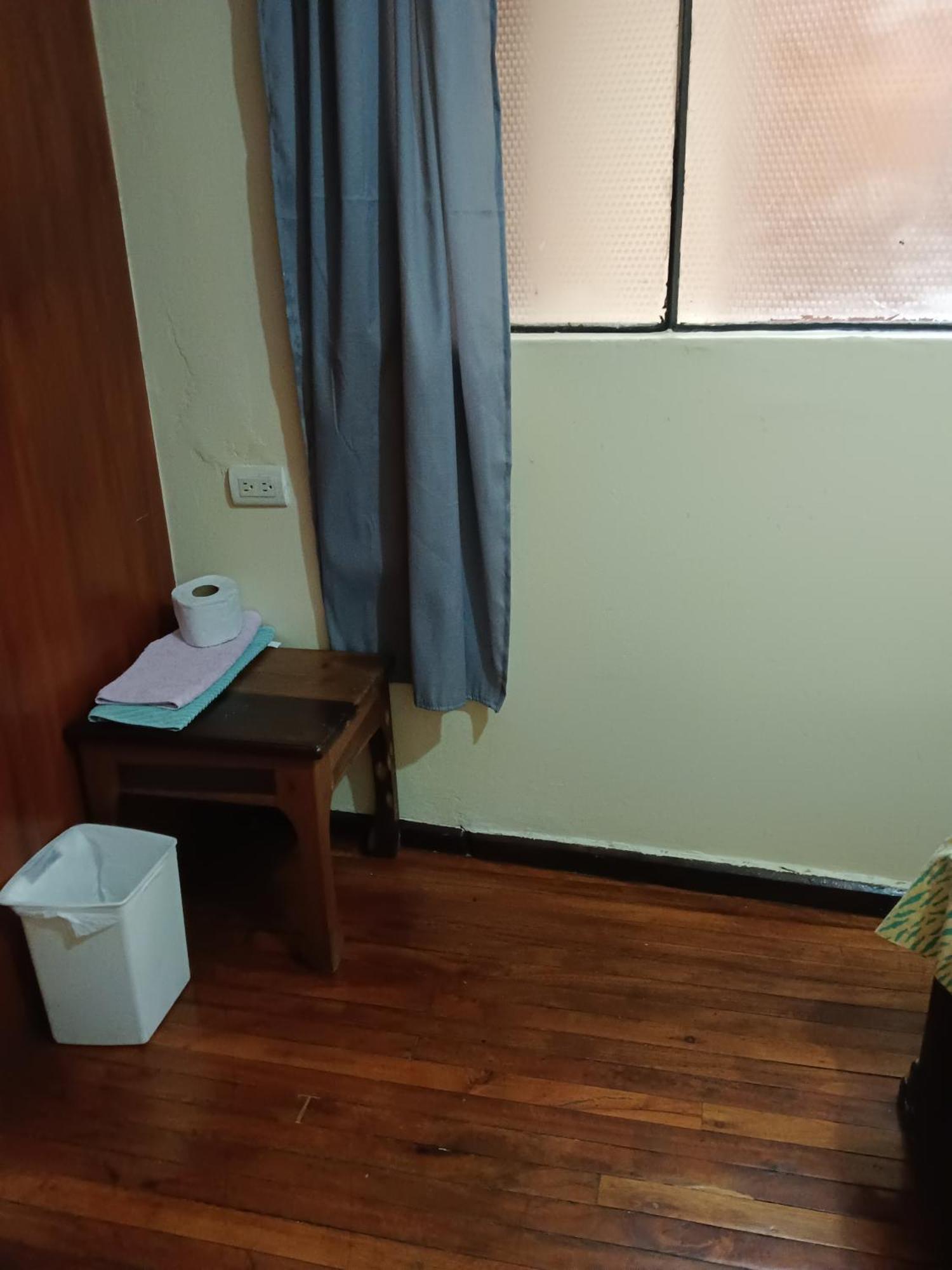 Albergue Camry Backpackers佳美背包客旅馆 กูเอ็งกา ภายนอก รูปภาพ
